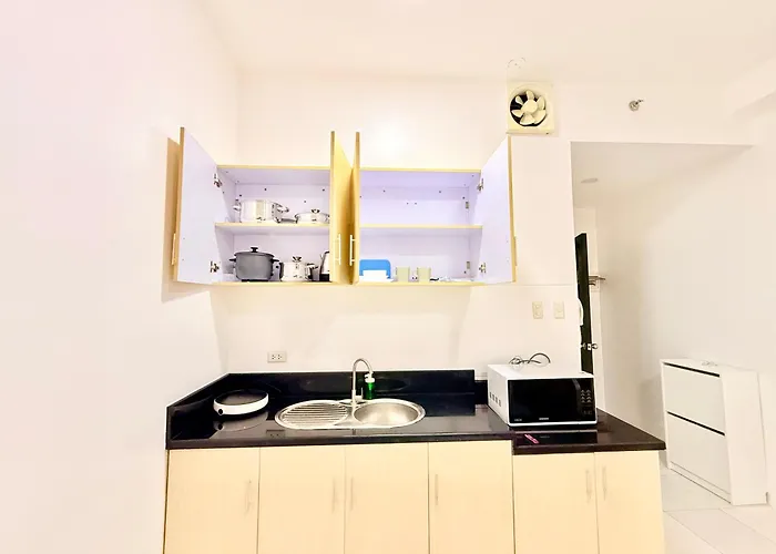 Sky N Sea Staycation Malate Bayview Mansion 4*