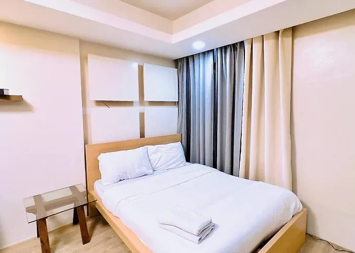 Aparthotel Sky N Sea Staycation Malate Bayview Mansion 4*