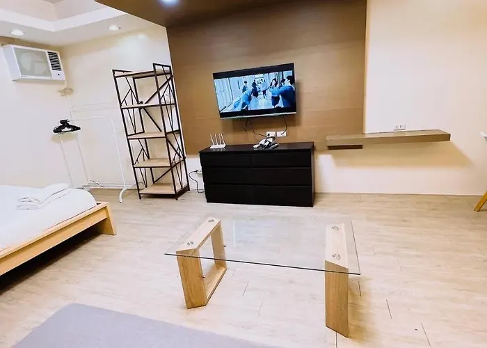 Aparthotel Sky N Sea Staycation Malate Bayview Mansion 4*